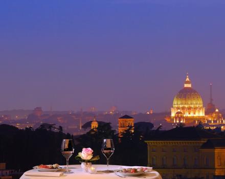 Entdecken Sie die herrliche Aussicht aus dem Frühstücksraum im Best Western Hotel Piccadilly!