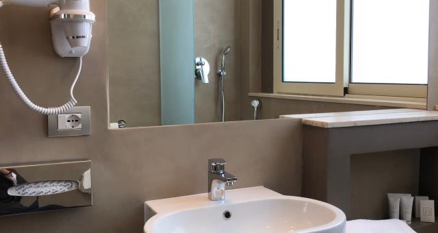 La salle de bain Piccadilly Hotel rénové en 2018