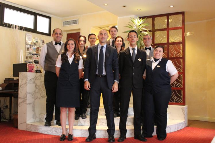 Персонал отеля Пиккадилли доступна и готова удовлетворить все ваши потребности, чтобы предложить максимальный комфорт в Риме