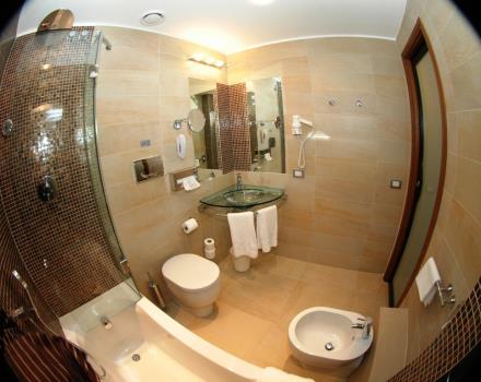 обновленные ванные комнаты в отеле Piccadilly