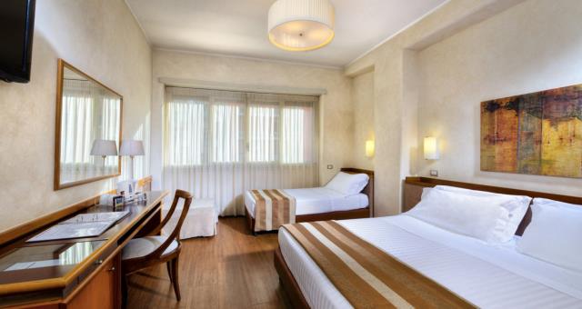 Check out the triple rooms at Piccadilly!