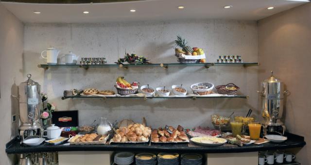 Discover the rich breakfast at the Best Western Hotel Piccadilly and enjoy the spectacular view of Rome!