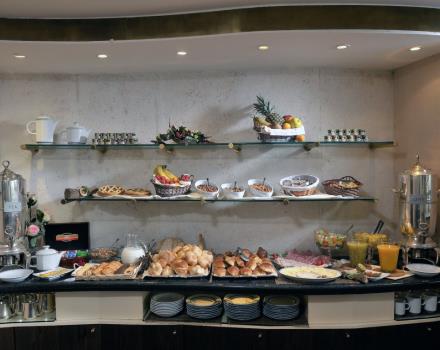 Descubrir el rico desayuno en el Best Western Hotel Piccadilly y disfrutar de las vistas espectaculares de Roma!