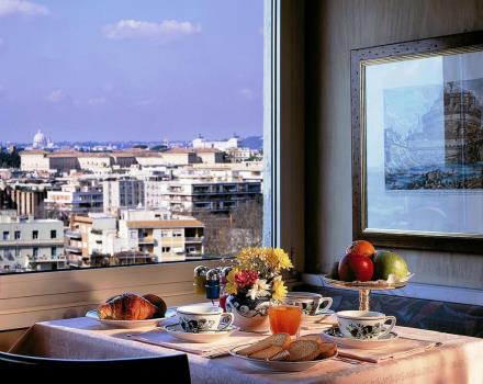 Appréciez un petit déjeuner à l'hôtel Best Western Hotel Piccadilly : héberge le buffet idéal pour commencer votre journée dans la capitale, du petit-déjeuner italien classique, avec des croissants et des desserts fraîchement sorti du four et café aromatique, de savoureuses spécialités typiques du petit déjeuner continental.