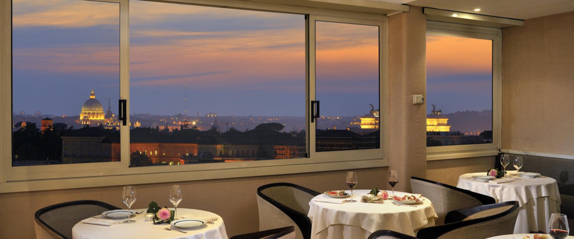 Situado en una posición panorámica con vistas a la ciudad, la sala de desayunos del mejor Western Hotel Piccadilly, además de ser habitaciones cómodas y elegantes, el buffet, el lugar ideal para comenzar el día en la capital. Los alimentos ofrecieron gama del clásico desayuno italiano con croissants y recién horneados pasteles y café aromático, para el desayuno internacional más salada.