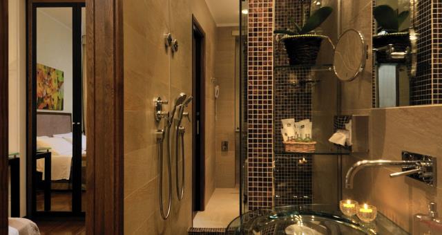 Scopri il design dei nuovi bagni nelle camere comfort dell'Hotel Piccadilly!